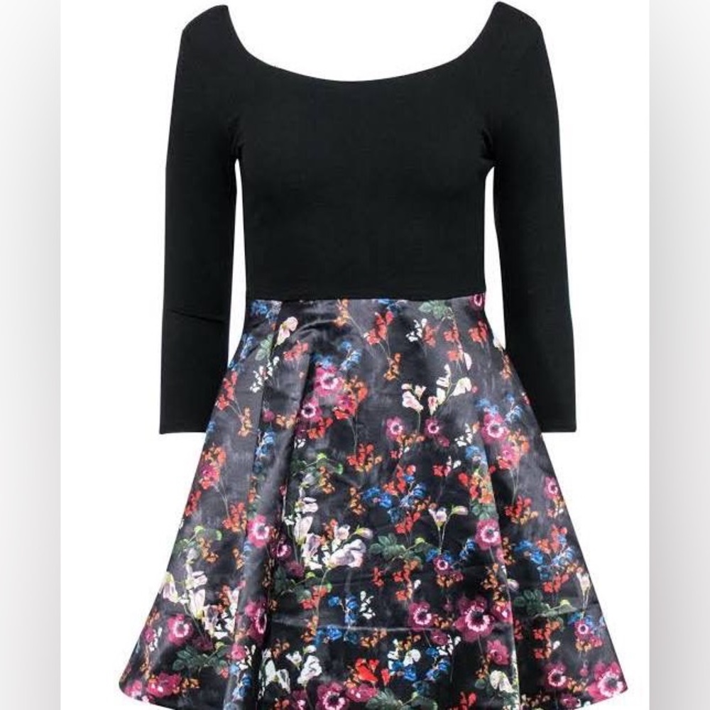 Black Friday Sale. Alice + Olivia Black Long Sleeve Fit and Flare Dress. Size 6.